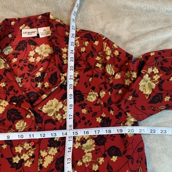 Liz Baker Floral Top - Picture 4 of 5